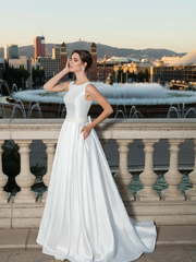 Свадебное платье Kiara. Силуэт Прямое. Цвет Белый / Молочный. Вид 1