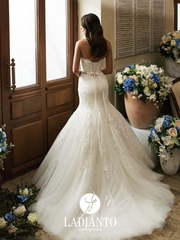 Свадебное платье Adelina. Силуэт Рыбка. Цвет Белый / Молочный. Вид 2