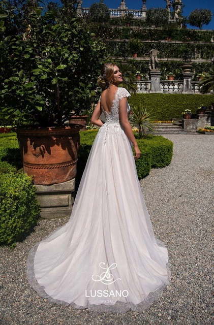 Свадебное платье Dominik. Силуэт Прямое. Цвет Айвори / Капучино, Белый / Молочный, оттенки Розового. Вид 2