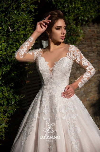 Свадебное платье Dia. Силуэт Пышное. Цвет Айвори / Капучино, Белый / Молочный. Вид 3