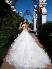 Свадебное платье Dior. Силуэт Пышное. Цвет Белый / Молочный. Вид 2