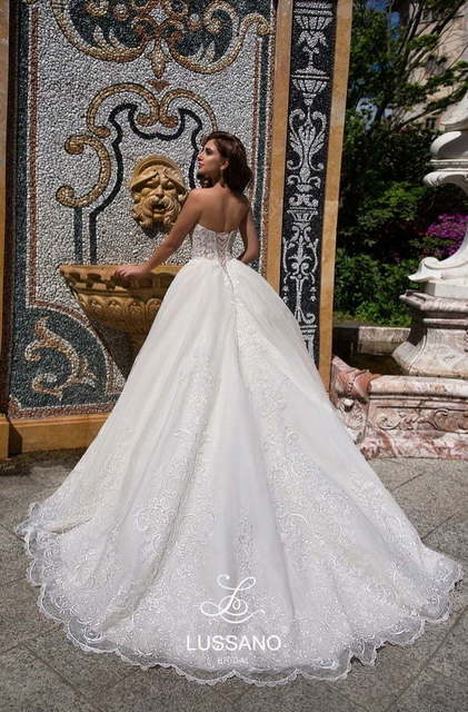 Свадебное платье Diana. Силуэт Пышное. Цвет Айвори / Капучино, Белый / Молочный. Вид 2