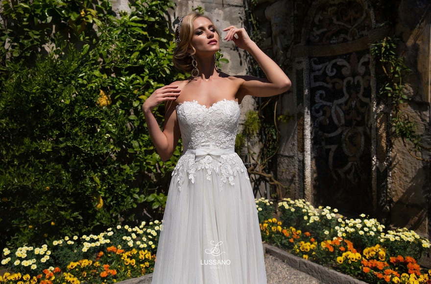 Свадебное платье Daria. Силуэт Прямое. Цвет Белый / Молочный, Пепельный / Металлик, оттенки Розового. Вид 3