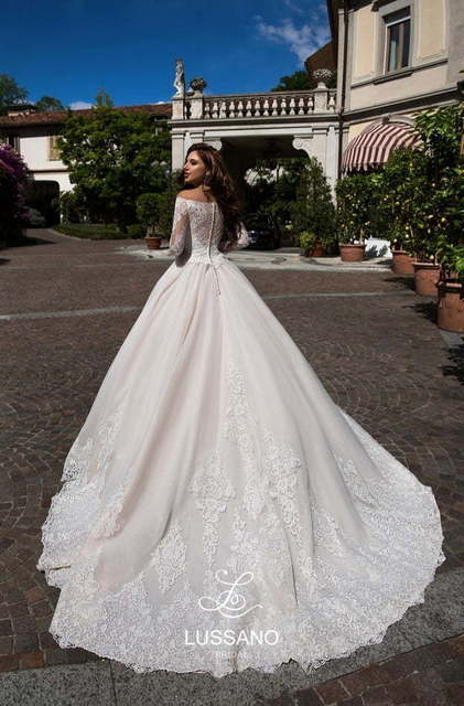 Свадебное платье Di. Силуэт Пышное. Цвет Белый / Молочный, оттенки Розового. Вид 2