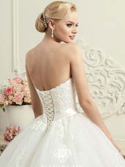 Свадебное платье Delly. Силуэт Пышное. Цвет Белый / Молочный. Вид 1