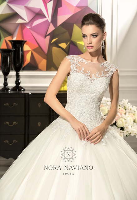 Свадебное платье Andrea. Силуэт Пышное. Цвет Белый / Молочный. Вид 3