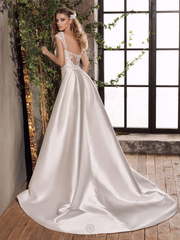 Свадебное платье Basilia. Силуэт Рыбка. Цвет Белый / Молочный. Вид 2