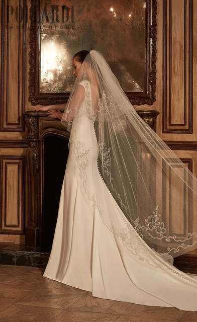 Свадебное платье Redial. Силуэт Рыбка, Прямое. Цвет Белый / Молочный. Вид 3