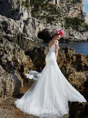 Свадебное платье Christina. Силуэт Рыбка. Цвет Белый / Молочный. Вид 2