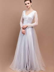 Свадебное платье Альпийское озеро. Силуэт Прямое. Цвет Белый / Молочный, Лавандовый / Фиолетовый. Вид 1