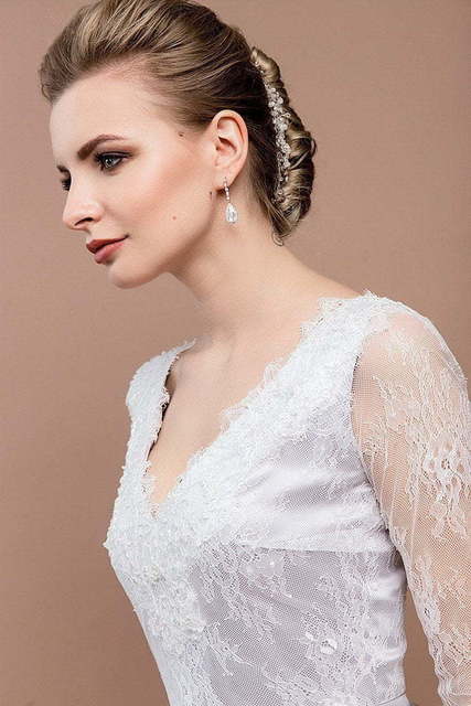 Свадебное платье Альпийское озеро. Силуэт Прямое. Цвет Белый / Молочный, Лавандовый / Фиолетовый. Вид 3