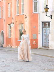 Свадебное платье Мраморный Оникс. Силуэт Прямое. Цвет Айвори / Капучино, Персик / Оранжевый. Вид 1