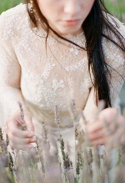 Свадебное платье Eleftheria. Силуэт Прямое. Цвет Пепельный / Металлик. Вид 3