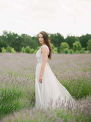 Свадебное платье Aminta 1. Силуэт Прямое. Цвет Пепельный / Металлик. Вид 2