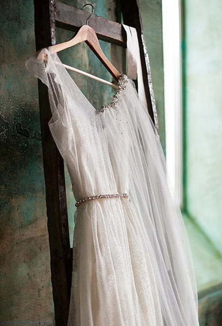 Свадебное платье Emilia. Силуэт Прямое. Цвет Белый / Молочный. Вид 5