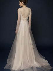 Свадебное платье Helmetta. Силуэт Прямое. Цвет Айвори / Капучино. Вид 2
