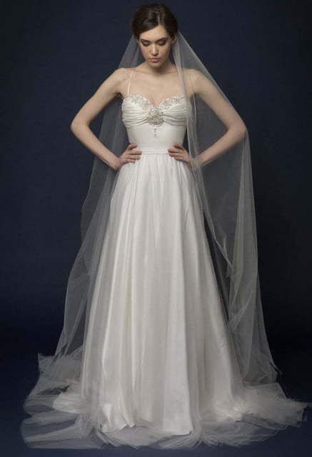 Свадебное платье Rinina. Силуэт Прямое. Цвет Айвори / Капучино. Вид 3