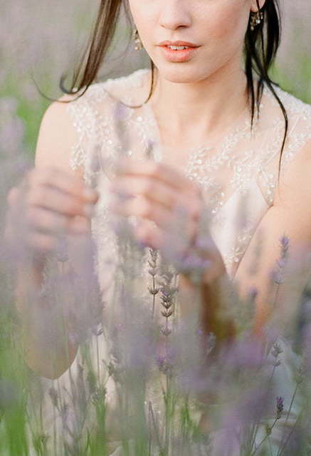 Свадебное платье Ephtalite. Силуэт Прямое. Цвет Белый / Молочный, Персик / Оранжевый, оттенки Розового. Вид 3