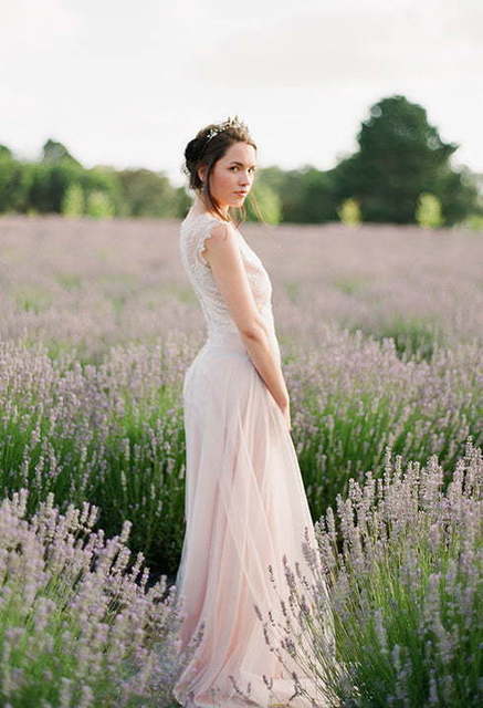 Свадебное платье Ephtalite. Силуэт Прямое. Цвет Белый / Молочный, Персик / Оранжевый, оттенки Розового. Вид 6