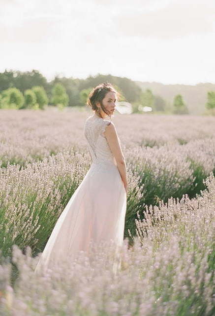 Свадебное платье Ephtalite. Силуэт Прямое. Цвет Белый / Молочный, Персик / Оранжевый, оттенки Розового. Вид 9