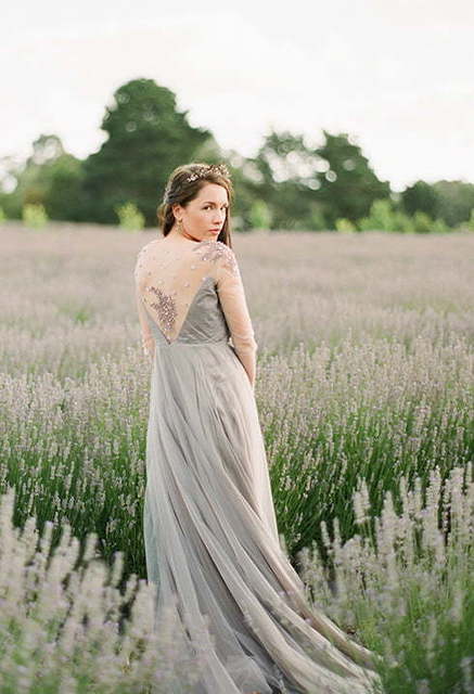 Свадебное платье Elysium. Силуэт Прямое. Цвет оттенки Зеленого, Лавандовый / Фиолетовый, Пепельный / Металлик. Вид 2