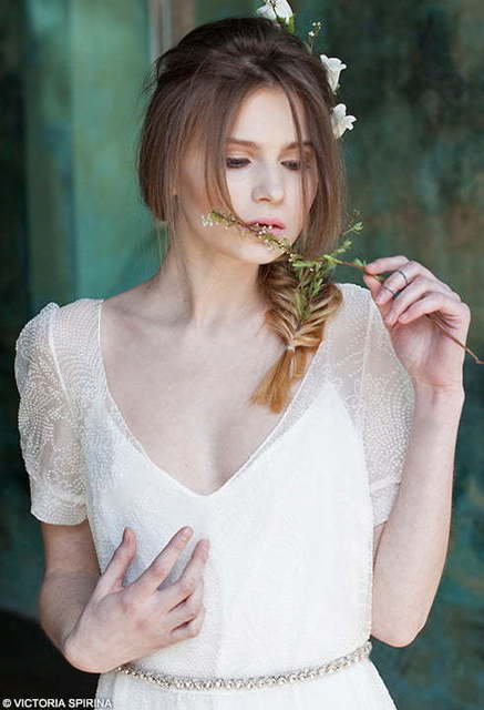 Свадебное платье Melita. Силуэт Прямое. Цвет Белый / Молочный. Вид 3