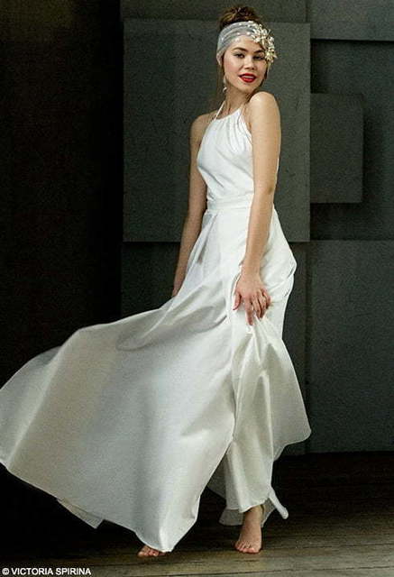 Свадебное платье Peveti. Силуэт Прямое. Цвет Белый / Молочный. Вид 1