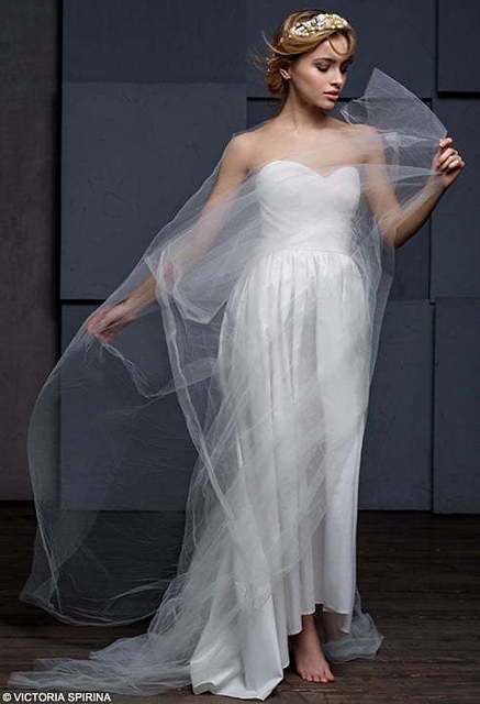 Свадебное платье Keliska. Силуэт Прямое. Цвет Белый / Молочный. Вид 3