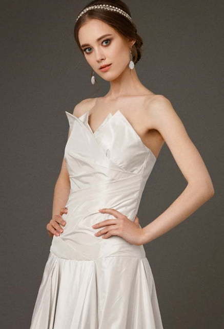 Свадебное платье Geret. Силуэт Прямое. Цвет Белый / Молочный. Вид 3