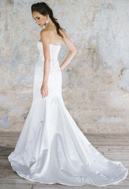 Свадебное платье Favia. Силуэт Рыбка. Цвет Белый / Молочный. Вид 3