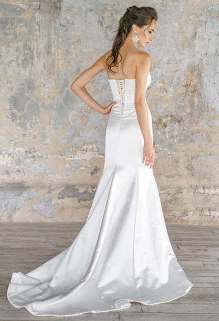 Свадебное платье Favia. Силуэт Рыбка. Цвет Белый / Молочный. Вид 6