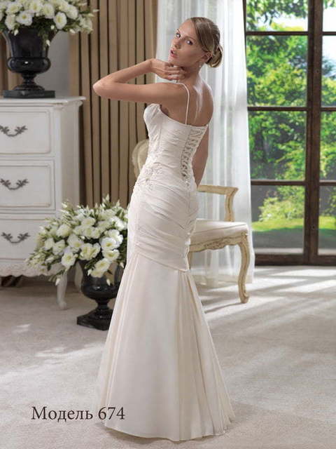 Свадебное платье 674. Силуэт Рыбка. Цвет Айвори / Капучино. Вид 2