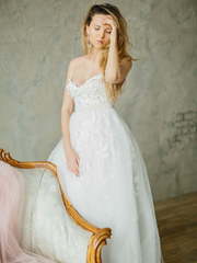 Свадебное платье Сlara. Силуэт Прямое. Цвет Белый / Молочный. Вид 1