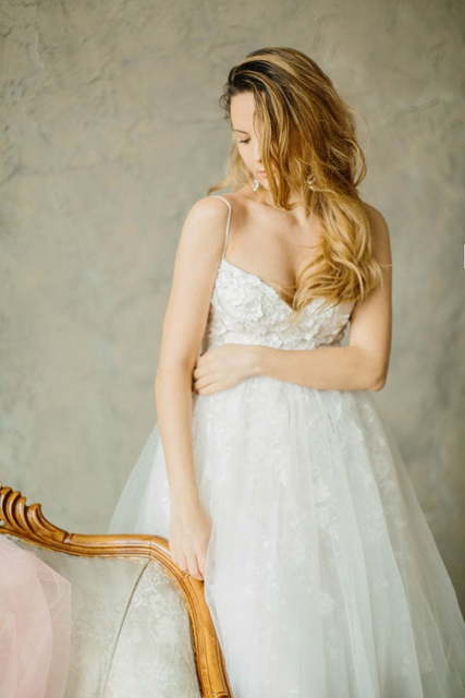 Свадебное платье Сlara. Силуэт Прямое. Цвет Белый / Молочный. Вид 3