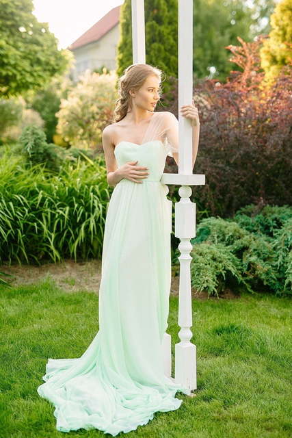 Свадебное платье Mint. Силуэт Прямое. Цвет оттенки Зеленого. Вид 2