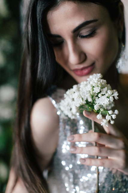 Свадебное платье Adriana. Силуэт Прямое. Цвет Белый / Молочный, Пепельный / Металлик. Вид 5