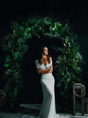 Свадебное платье Tory. Силуэт Прямое. Цвет Белый / Молочный. Вид 1