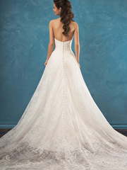 Свадебное платье Bruna. Силуэт Прямое. Цвет Белый / Молочный, Айвори / Капучино. Вид 2