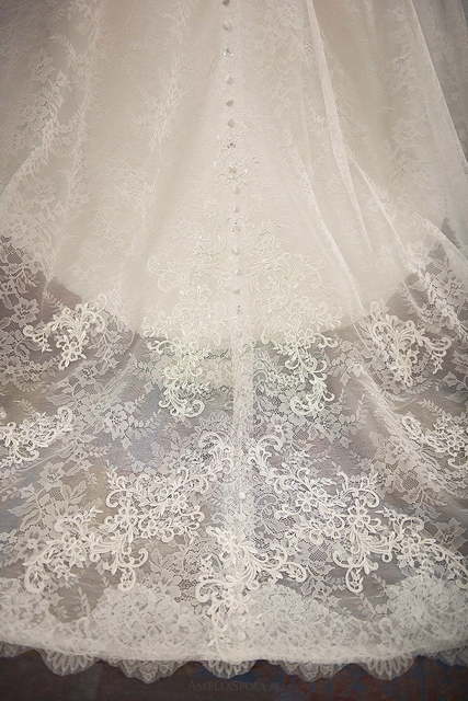 Свадебное платье Bruna. Силуэт Прямое. Цвет Айвори / Капучино, Белый / Молочный. Вид 4