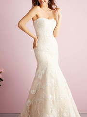 Свадебное платье 2712. Силуэт Рыбка. Цвет Айвори / Капучино. Вид 1