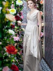 Свадебное платье Арт. 077. Силуэт Прямое. Цвет Айвори / Капучино. Вид 1