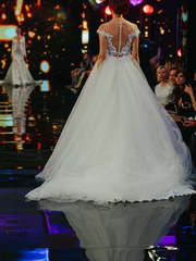 Свадебное платье Accorsa. Силуэт Пышное. Цвет Белый / Молочный, Айвори / Капучино. Вид 2