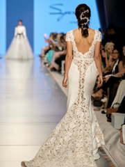 Свадебное платье Beatrice. Силуэт Рыбка. Цвет Белый / Молочный, Айвори / Капучино. Вид 2