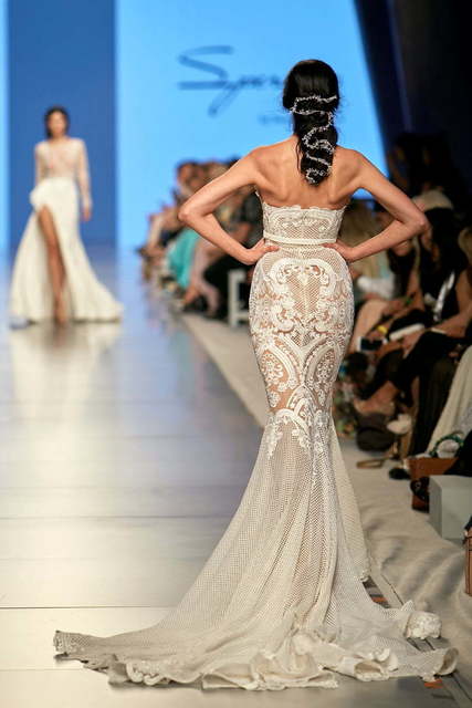 Свадебное платье Brittany. Силуэт Рыбка. Цвет Айвори / Капучино. Вид 2