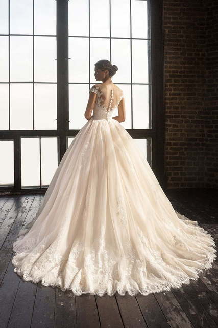 Свадебное платье 15952. Силуэт Пышное. Цвет Белый / Молочный. Вид 2