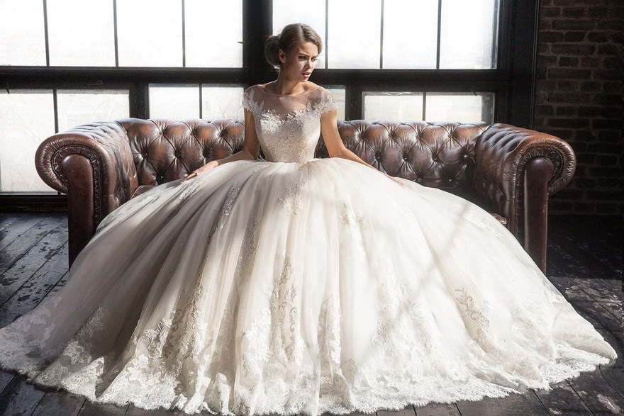 Свадебное платье 15952. Силуэт Пышное. Цвет Белый / Молочный. Вид 3