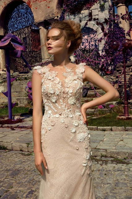 Свадебное платье Ophelia. Силуэт Рыбка, Прямое. Цвет Айвори / Капучино, Персик / Оранжевый. Вид 4