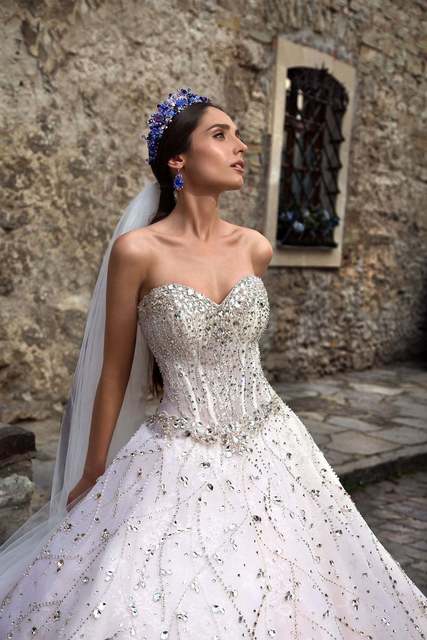 Свадебное платье Сакина. Силуэт Пышное. Цвет Белый / Молочный, Пепельный / Металлик, оттенки Розового. Вид 3