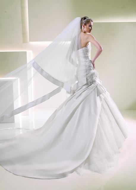 Свадебное платье Sandra. Силуэт Рыбка. Цвет Белый / Молочный. Вид 2