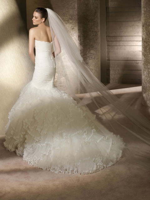 Свадебное платье Royal. Силуэт Рыбка. Цвет Айвори / Капучино, Белый / Молочный. Вид 2